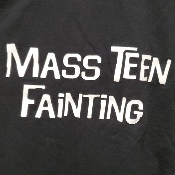 Pluntree Mass Teen Fainting T shirt - Picture 3 of 3